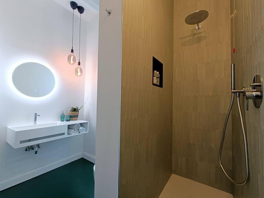 Stylish Flat Near Station And City Center Como Exterior photo